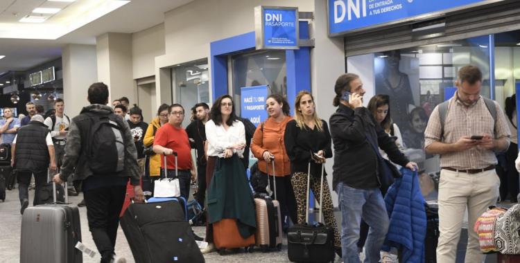 Los viajes al exterior de empresas argentinas que se paguen en pesos no tendrán el impuesto del 30% | El Diario 24