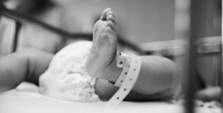 Una beba de dos meses murió: presentaba golpes y sus padres fueron detenidos | El Diario 24