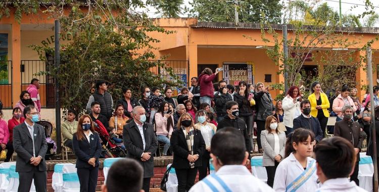 Javier Noguera tomó Juramento a la Bandera a los alumnos de cuarto grado | El Diario 24