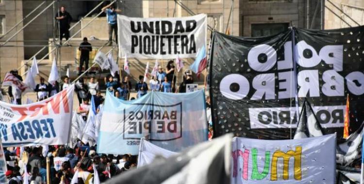 Organizaciones sociales y piqueteros de izquierda marchan a Plaza de Mayo | El Diario 24