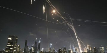 Israel Irán Tel Aviv Bombardeo Misiles Heridos Guerra Medio Oriente