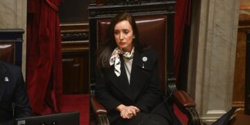 Victoria Villarruel es acusada de traidora recinto