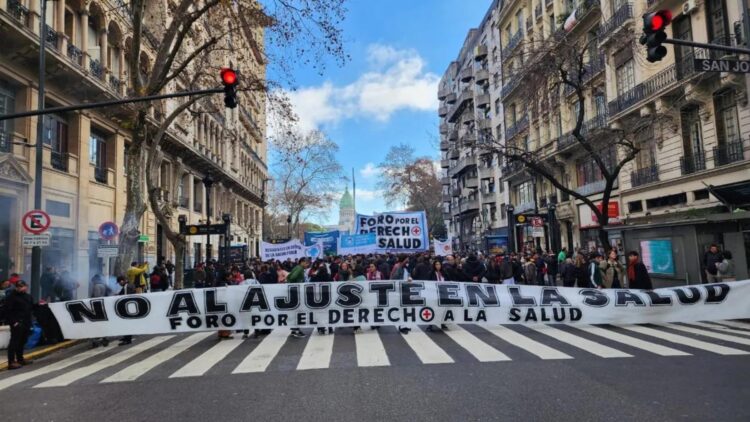 Garrahan Hospital Marcha Lugones Ministerio de Salud MInistro Gobierno