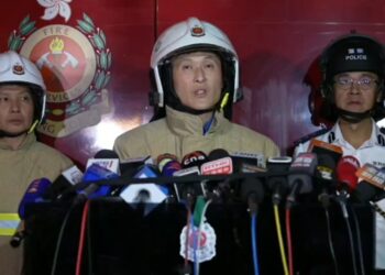 incendio fuego edificios muertos hong kong tai po devastador wang fuk court