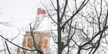 embajada rusia venezuela caracas desmienten desalojo evacuación maduro