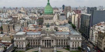 presupuesto 2026 izquierda frente educacion tecnica ciencia articulo 30 bregman del caño